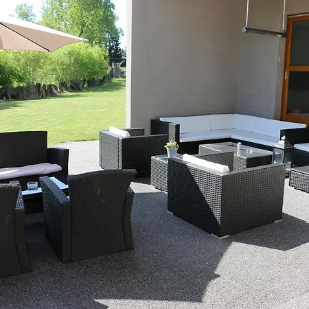 Hotel Aux Berges Du Rhone 3*