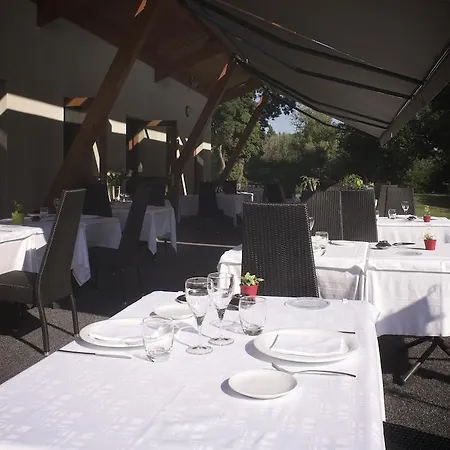 Hotel Aux Berges Du Rhone